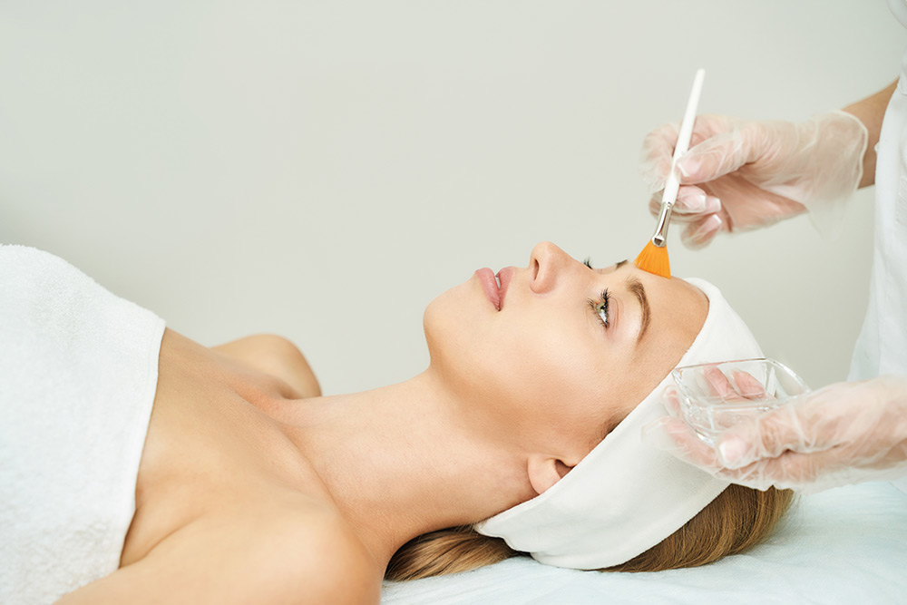 glycolic acid vs salicylic acid, glycolic acid for skin, skin texture improvement, glycolic acid for pigmentation